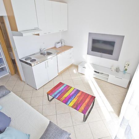 Apartment Zdravka ฮวาร์ ภายนอก รูปภาพ