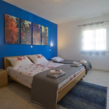 Apartment Zdravka ฮวาร์ ภายนอก รูปภาพ