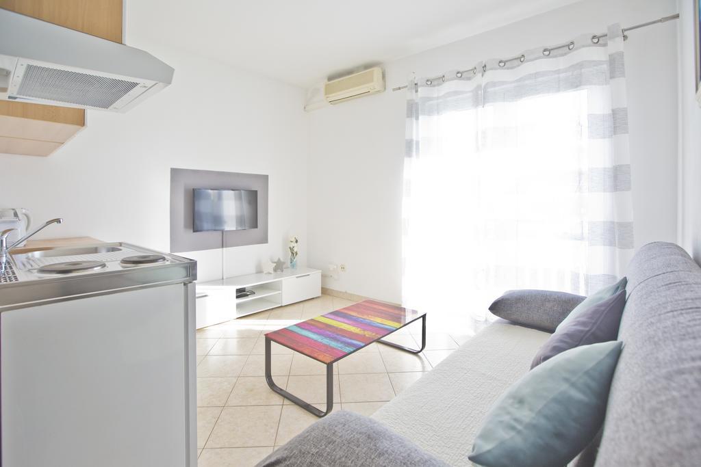 Apartment Zdravka ฮวาร์ ภายนอก รูปภาพ