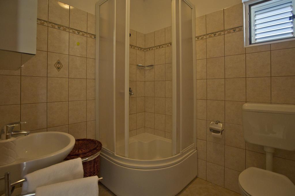 Apartment Zdravka ฮวาร์ ภายนอก รูปภาพ