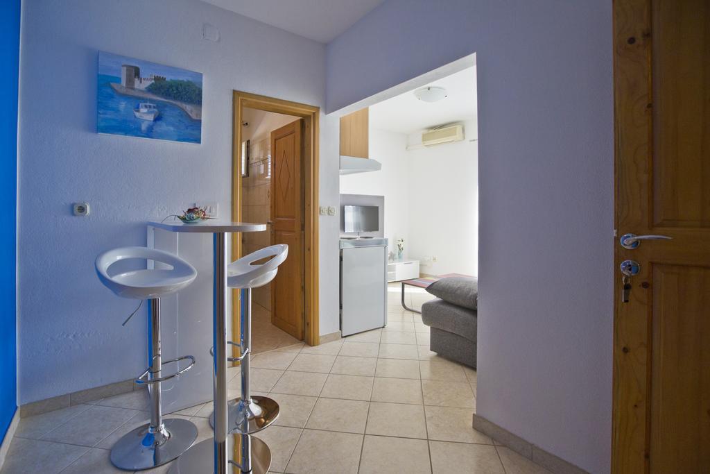 Apartment Zdravka ฮวาร์ ภายนอก รูปภาพ